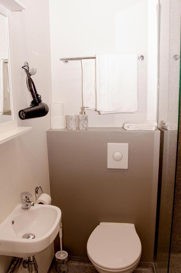 B&B Guesthouse - Bed And Breakfast Keflavik Centre Εξωτερικό φωτογραφία