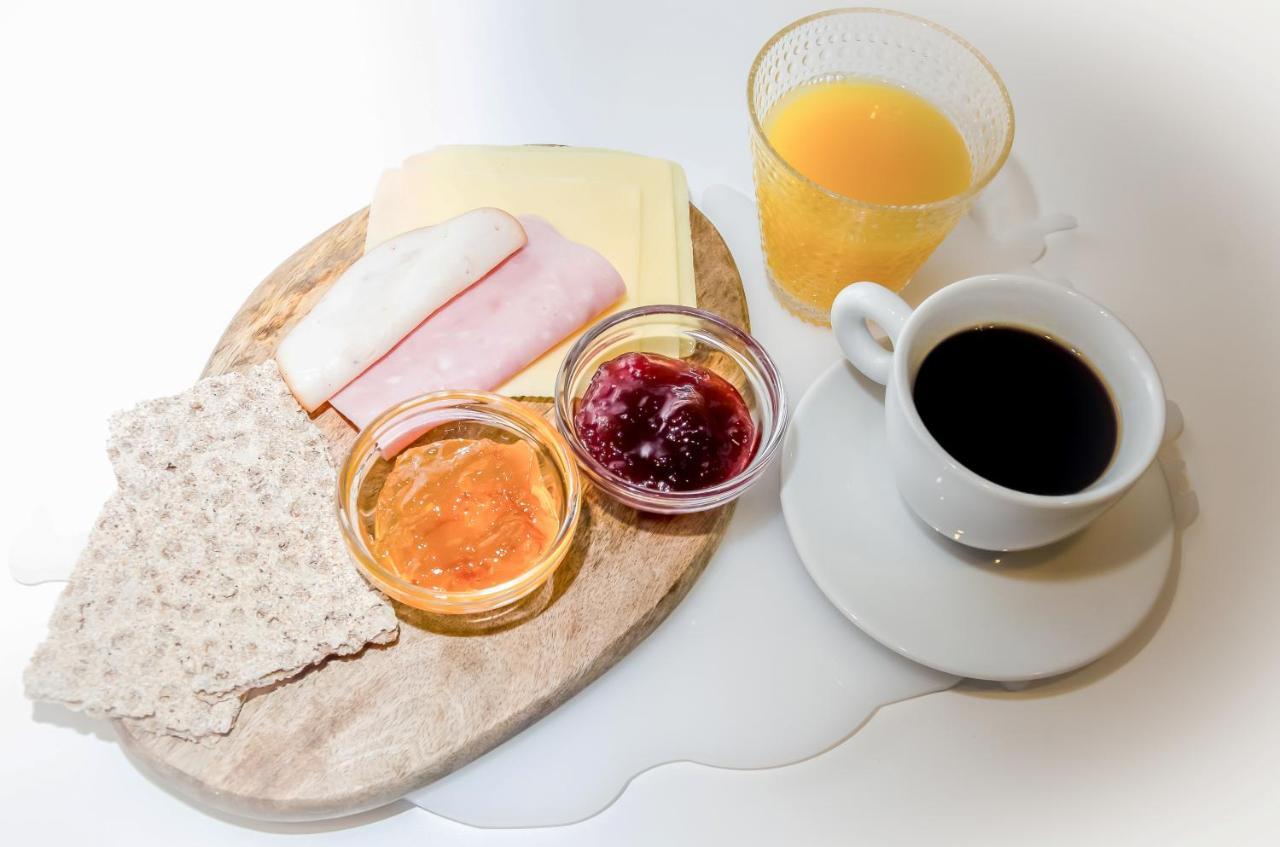 B&B Guesthouse - Bed And Breakfast Keflavik Centre Εξωτερικό φωτογραφία